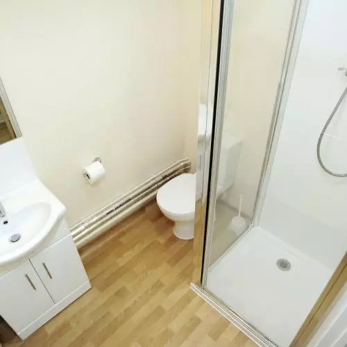 Castle Mill flat bathroom