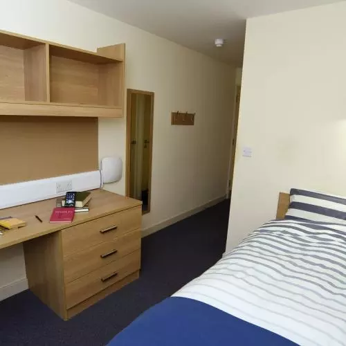 Cavalier Court bedroom