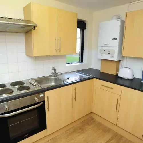 Alan bullock close - Kitchen - 2 bed flat