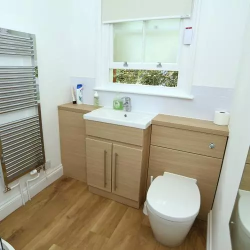 139 Walton Street bathroom